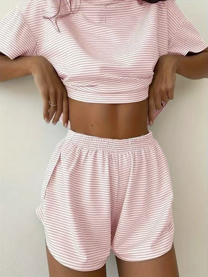 Damer casual crop top och shorts set med randigt mönster Mirla-Eva Jonsson