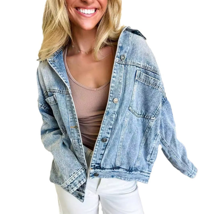 Damer casual denimjacka i avslappnad oversized passform med praktiska fickor Mirla-Eva Jonsson