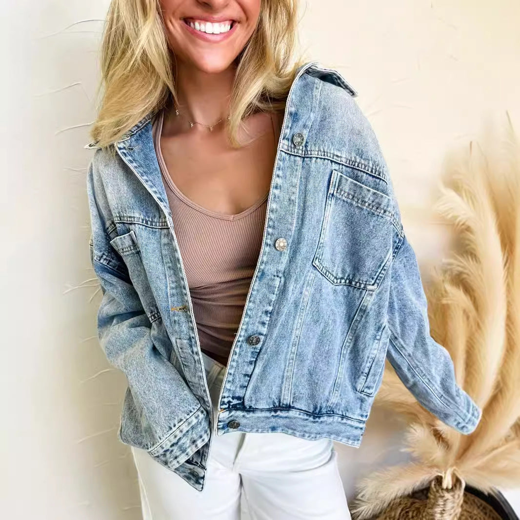Damer casual denimjacka i avslappnad oversized passform med praktiska fickor Mirla-Eva Jonsson