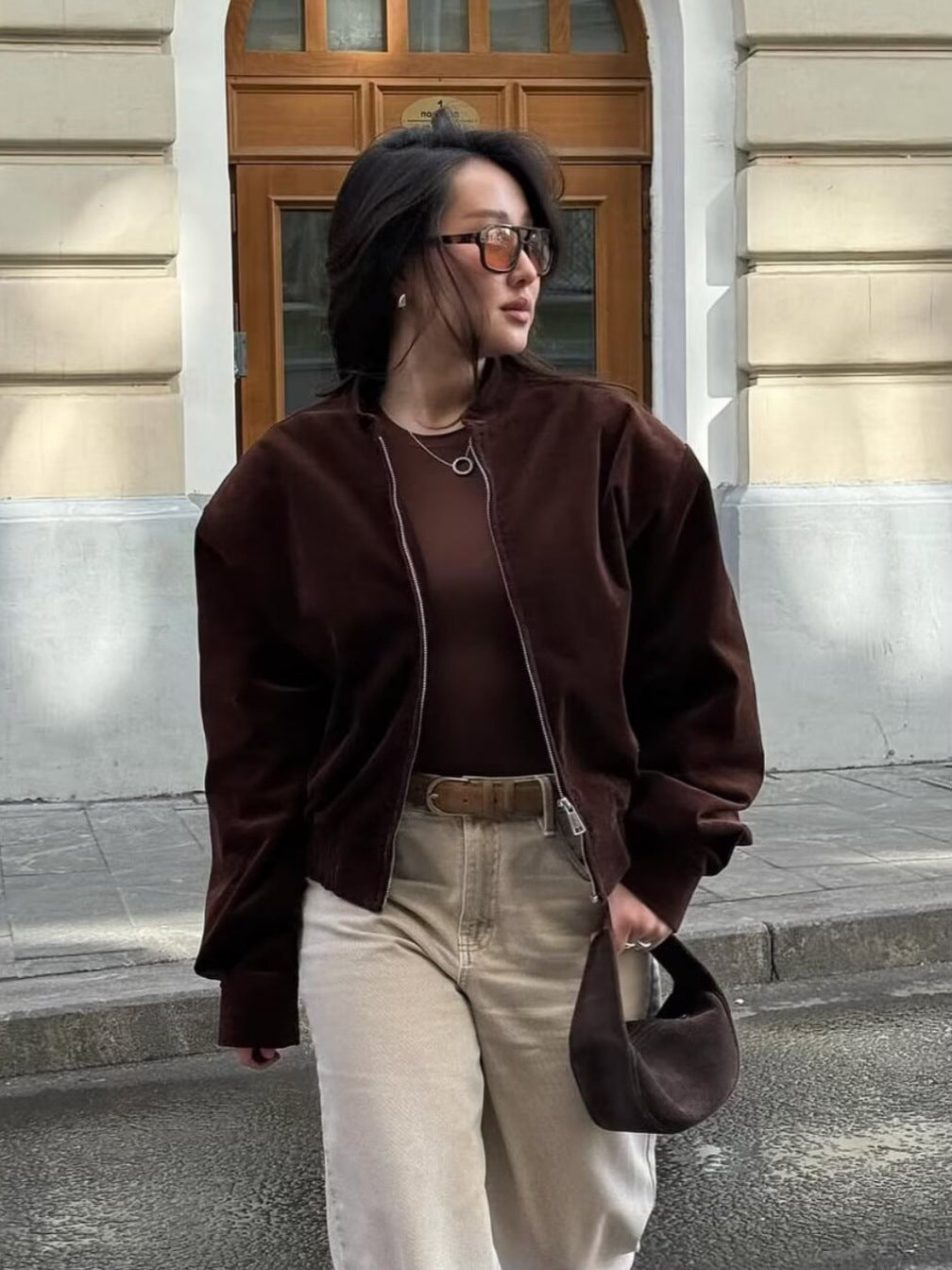 Damer casual övergångjacka med strukturerad krage och stora fickor Mirla-Eva Jonsson