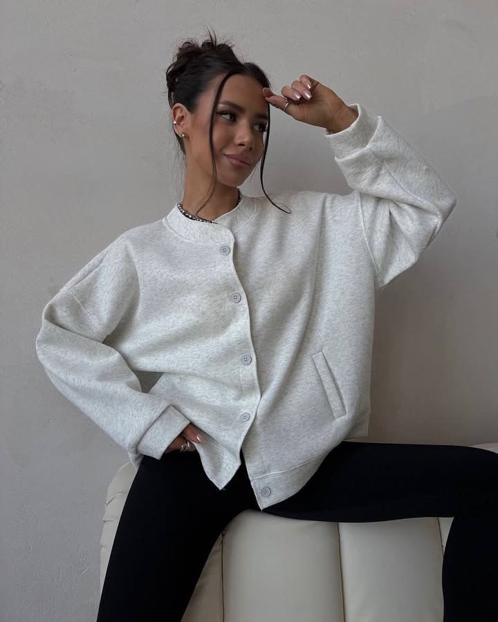 Damer casual oversized sweatshirtjacka med praktiska fickor och knapprad Mirla-Eva Jonsson