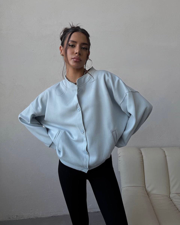 Damer casual oversized sweatshirtjacka med praktiska fickor och knapprad Mirla-Eva Jonsson
