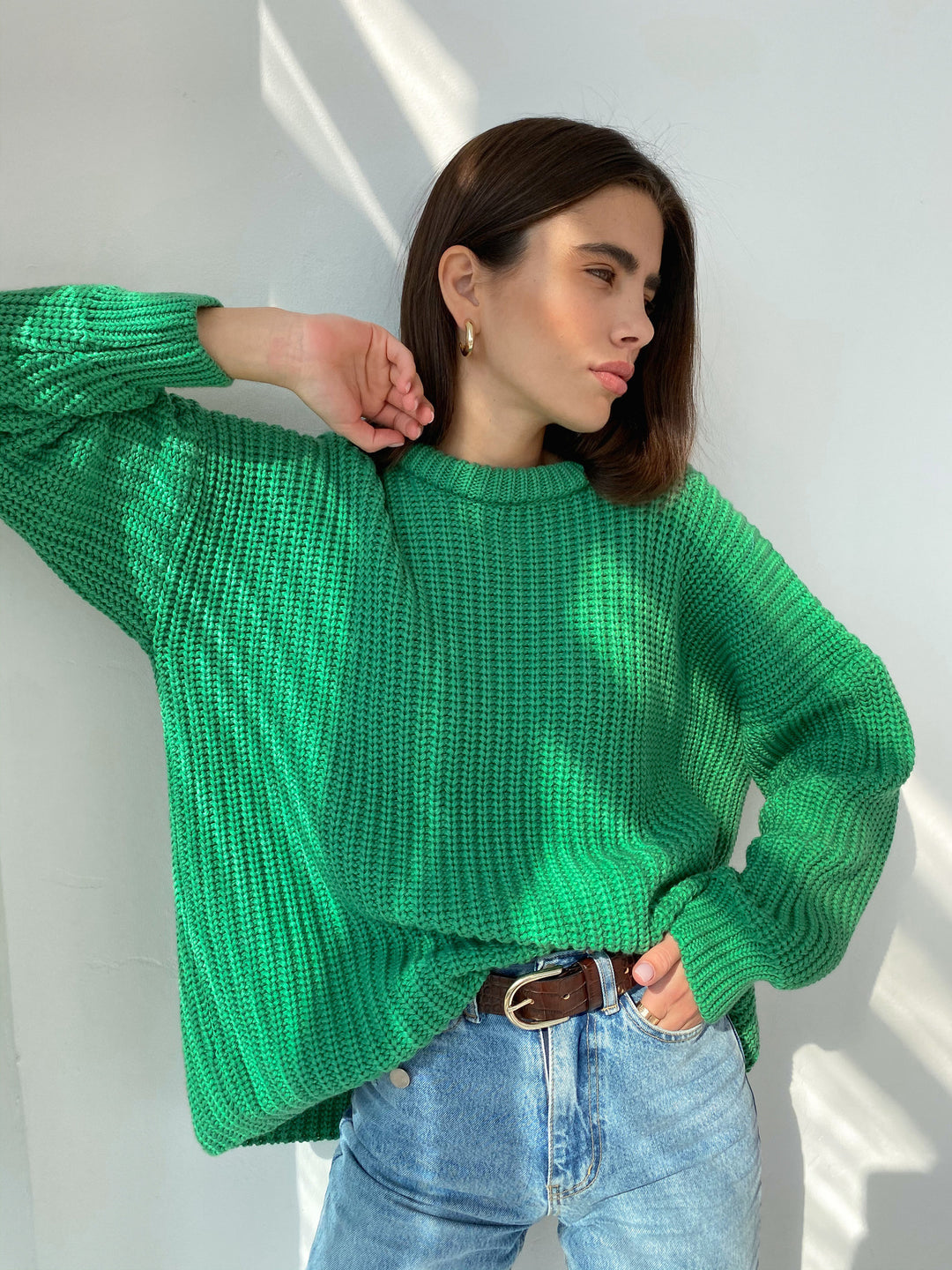 Damer casual stickad tröja med strukturerad design och överlappande axlar Mirla-Eva Jonsson