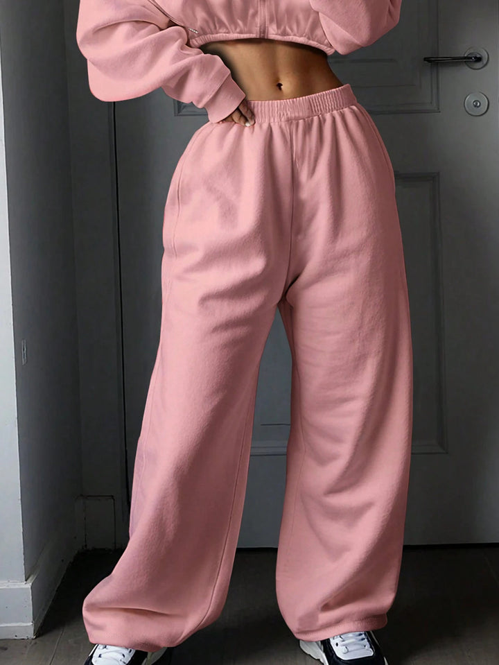 Damer casual sweat-set med oversized huvtröja och vid midja Mirla-Eva Jonsson