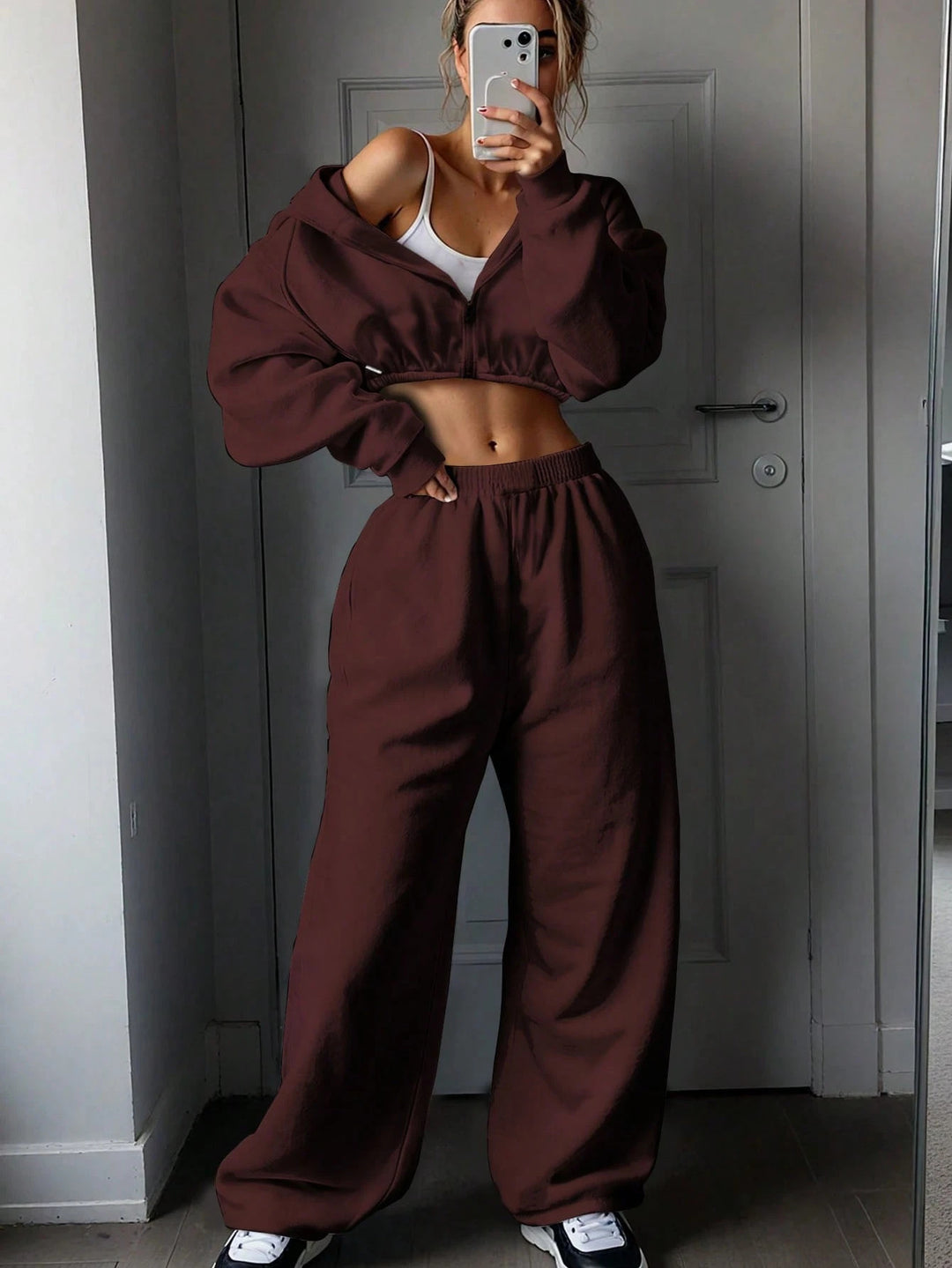 Damer casual sweat-set med oversized huvtröja och vid midja Mirla-Eva Jonsson