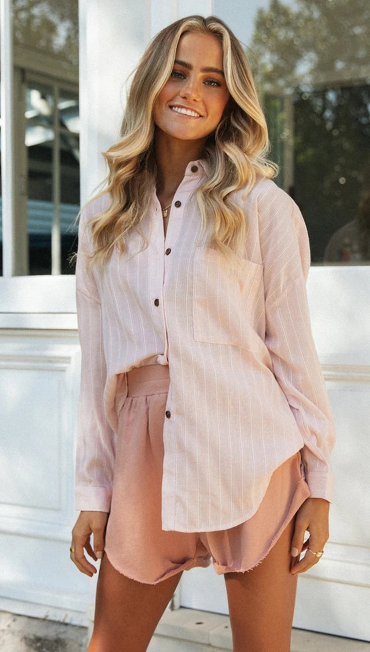 Damer casual tvådelad set med lös blus och shorts Mirla-Eva Jonsson