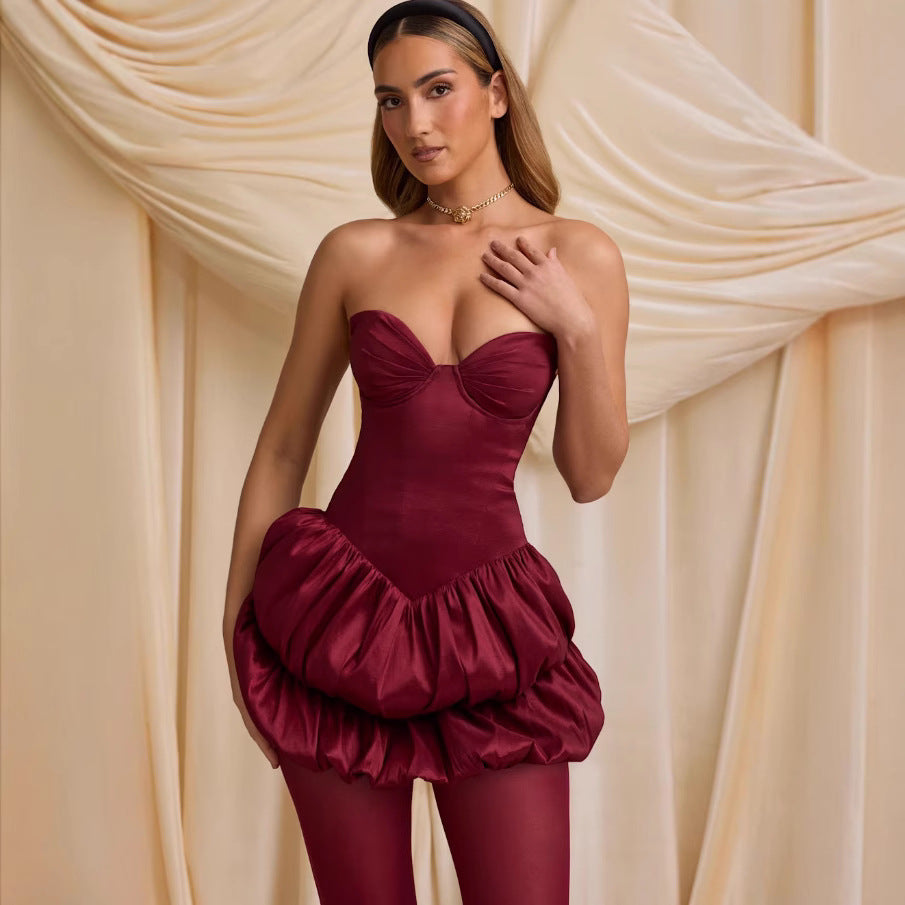 Damer cocktailklänning med unik bustier-design och voluminös volangsläp Mirla-Eva Jonsson