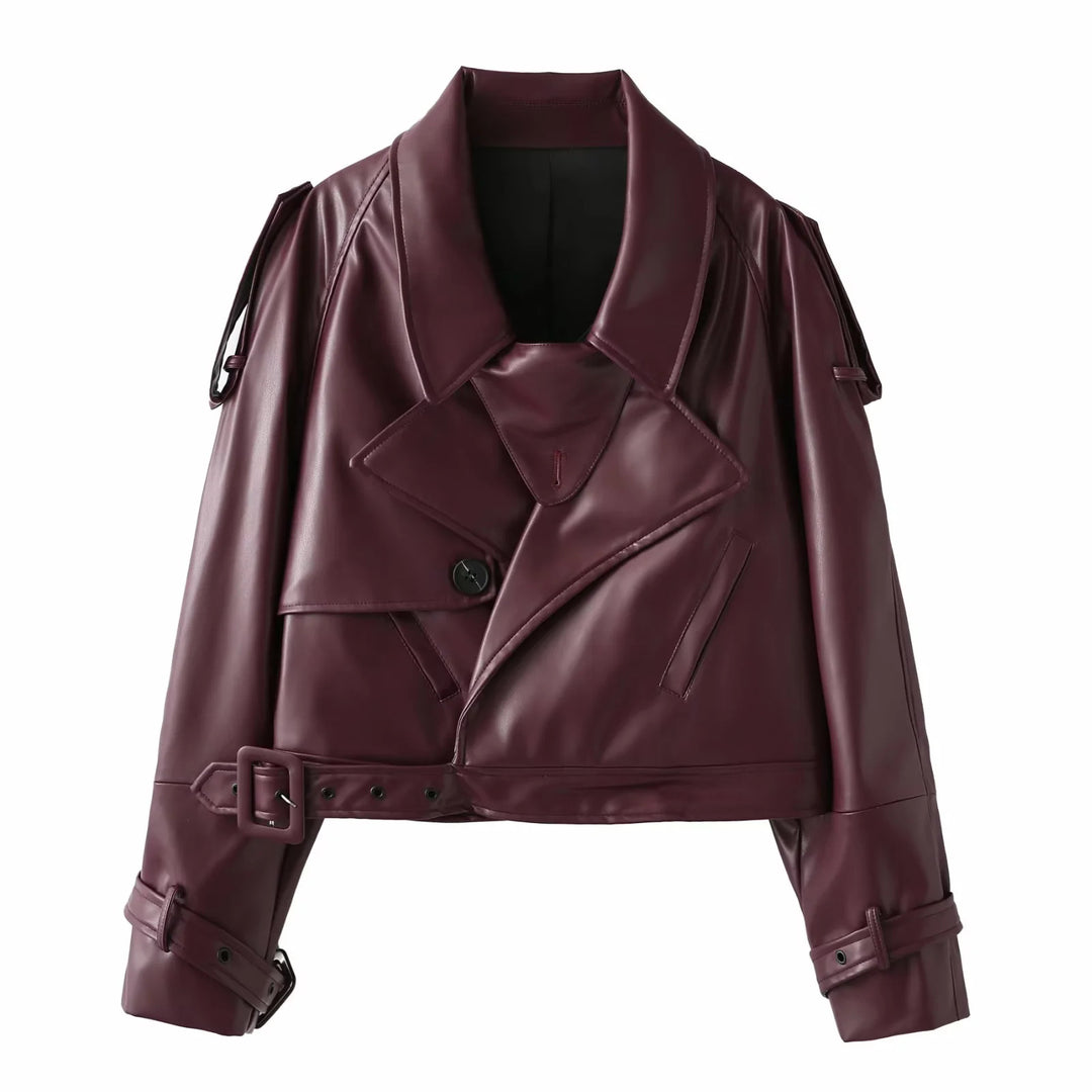 Damer cool cropped konstläderjacka med asymmetrisk krage och modernt design Mirla-Eva Jonsson