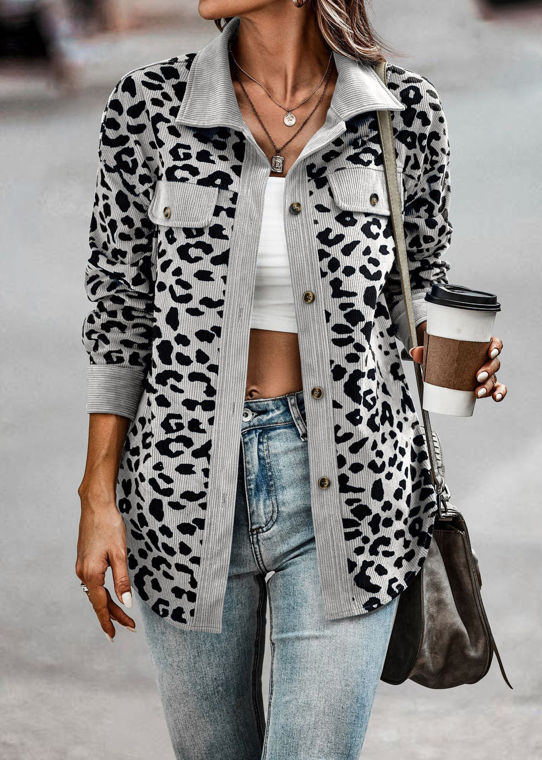 Damer cordjacka med leopardmönster och praktiska fickor Eva Jonsson-Eva Jonsson
