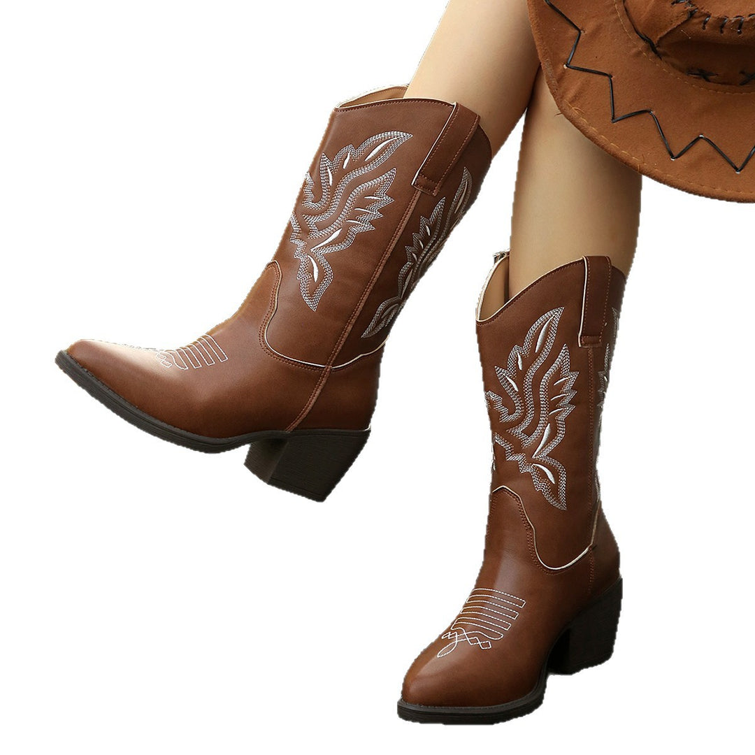 Damer cowboystövlar med iögonfallande broderier Mirla-Eva Jonsson
