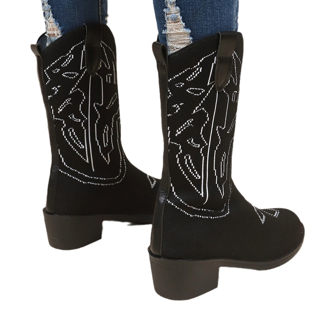 Damer cowboystövlar med konstfull broderidesign och robust klack Mirla-Eva Jonsson