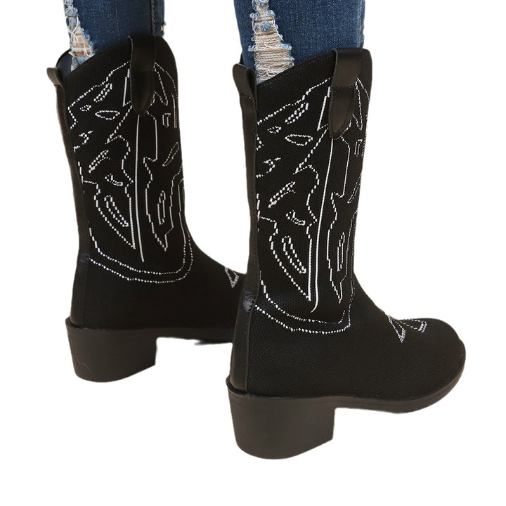 Damer cowboystövlar med konstfull broderidesign och robust klack Mirla-Eva Jonsson