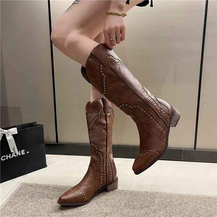 Damer cowboystövlar med trendiga nitar och bekväm klack Mirla-Eva Jonsson