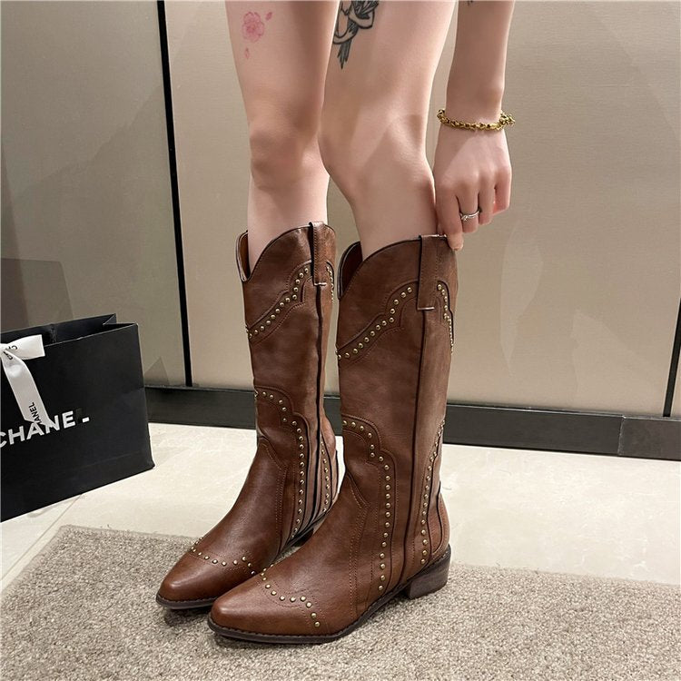 Damer cowboystövlar med trendiga nitar och bekväm klack Mirla-Eva Jonsson