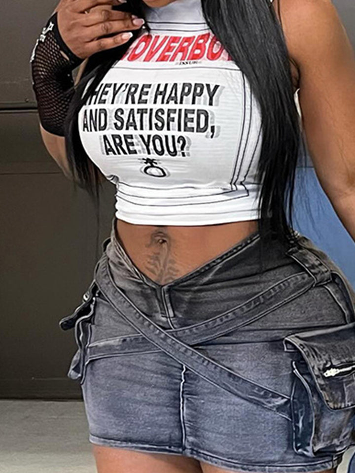 Damer crop-top med kreativ text och avslappnad skärning Mirla-Eva Jonsson