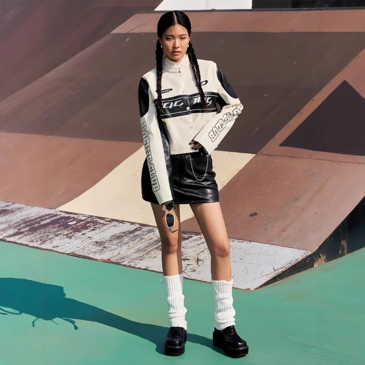 Damer cropped Bikerjacka med unika grafikdetaljer Mirla-Eva Jonsson