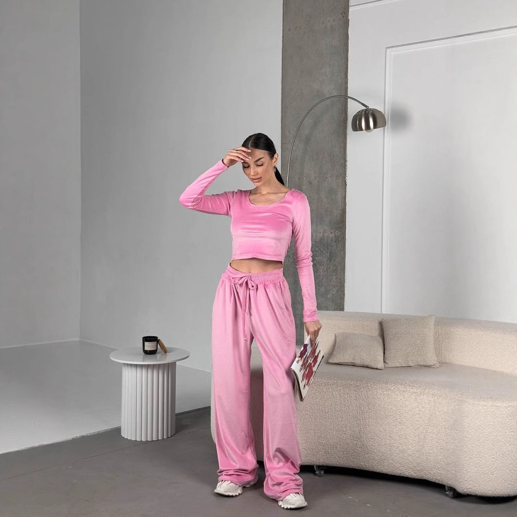 Damer cropped Longsleeve och avslappnade fritidsbyxor Mirla-Eva Jonsson