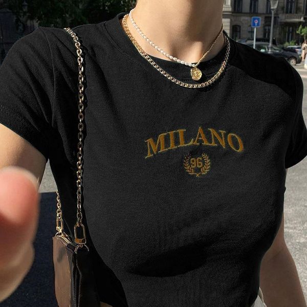Damer cropped T-shirt med broderad text och rund halsringning Mirla-Eva Jonsson
