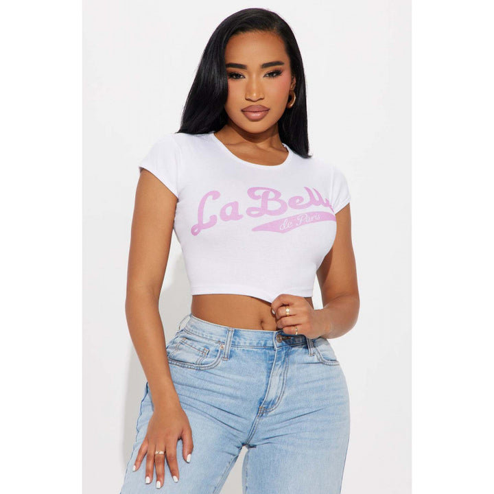 Damer cropped T-shirt med modern text och figurnära skärning Mirla-Eva Jonsson