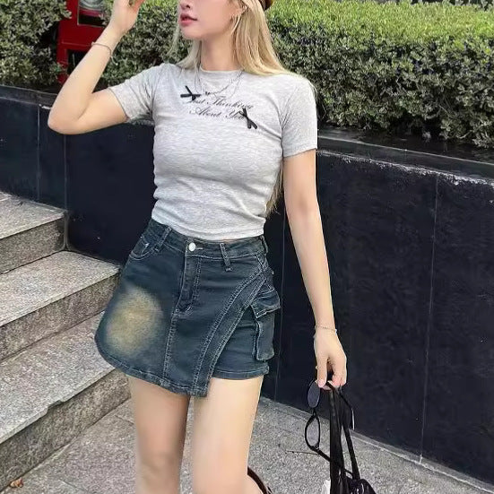 Damer cropped T-shirt med unik text och avslappnad passform Mirla-Eva Jonsson