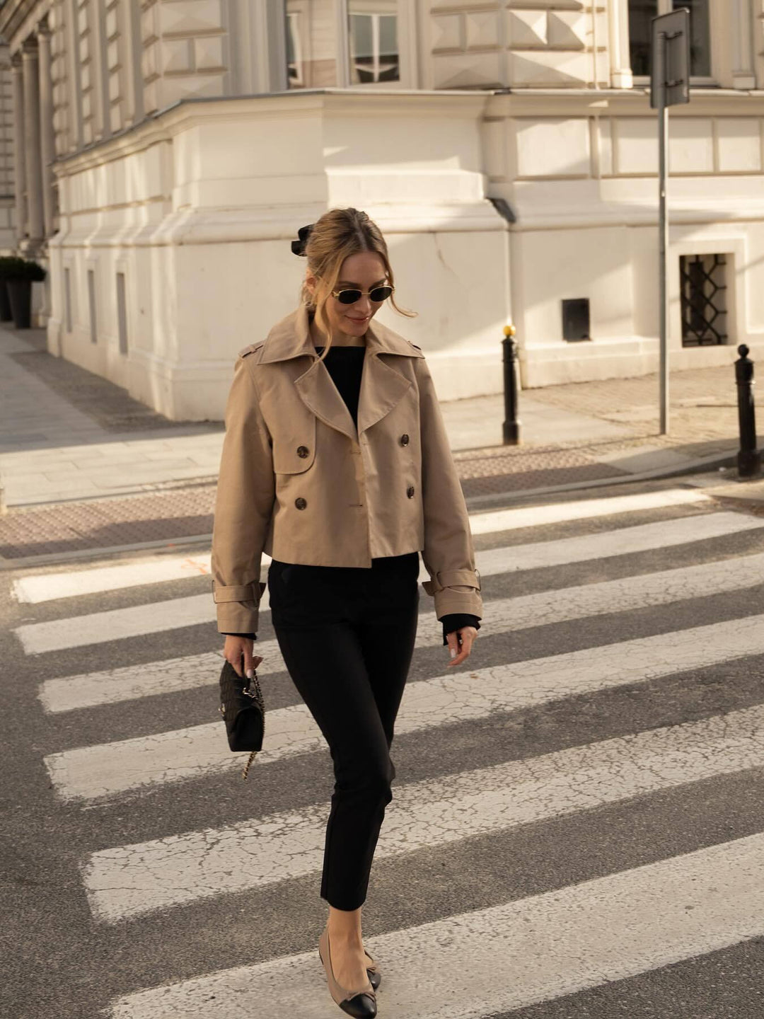 Damer cropped Trenchjacka med dubbel knapprad och justerbara ärmar Mirla-Eva Jonsson