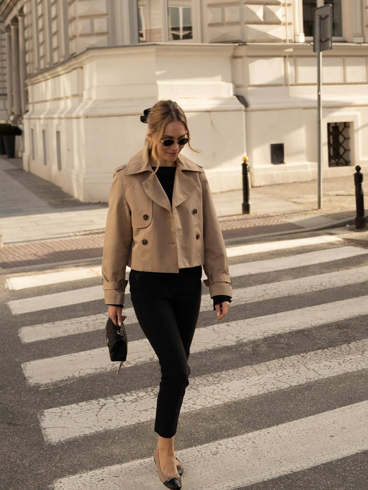 Damer cropped Trenchjacka med dubbel knapprad och justerbara ärmar Mirla-Eva Jonsson