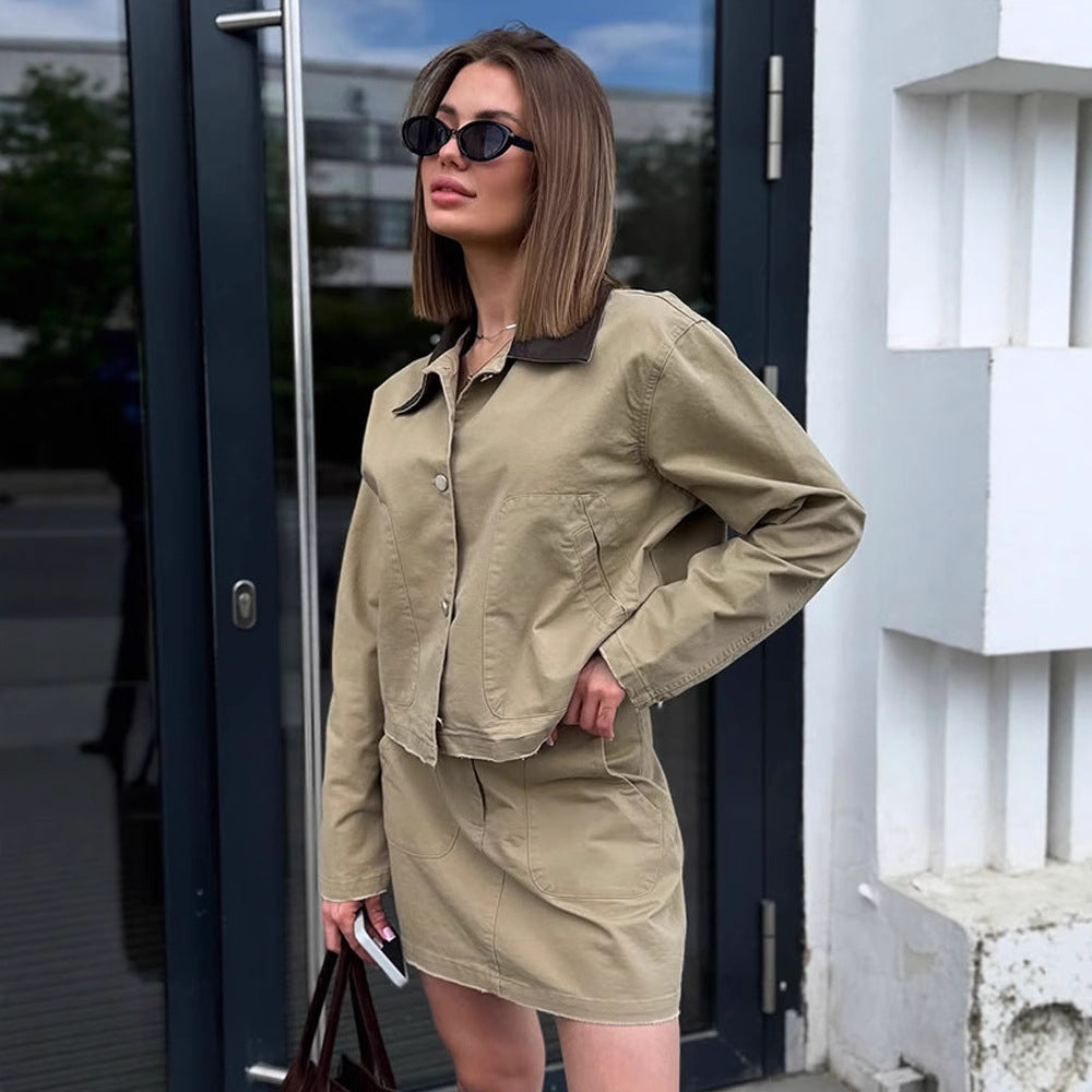 Damer cropped Utility-jacka med modern design och praktiska fickor Mirla-Eva Jonsson