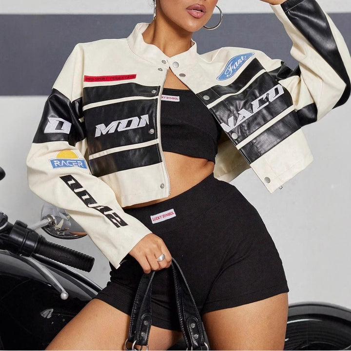 Damer cropped bikerjacka med sportiga branding-elementen Mirla-Eva Jonsson