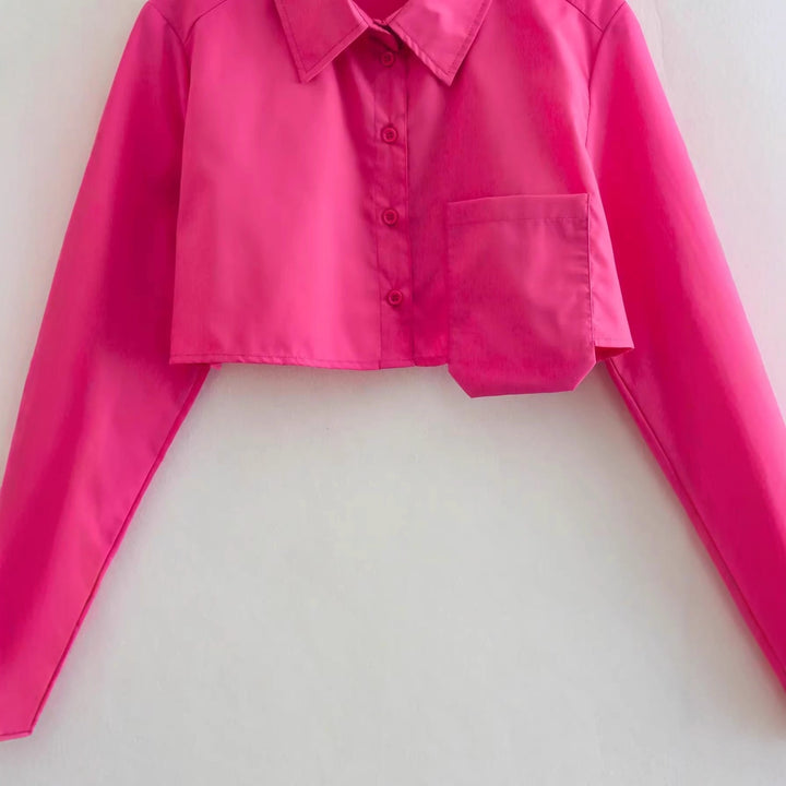 Damer cropped blus med modern krage och bröstficka Mirla-Eva Jonsson