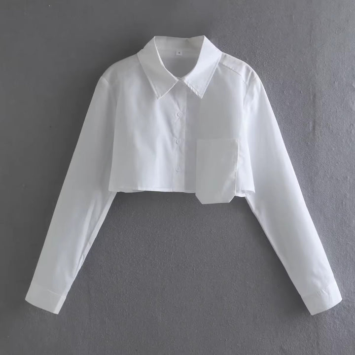 Damer cropped blus med modern krage och bröstficka Mirla-Eva Jonsson