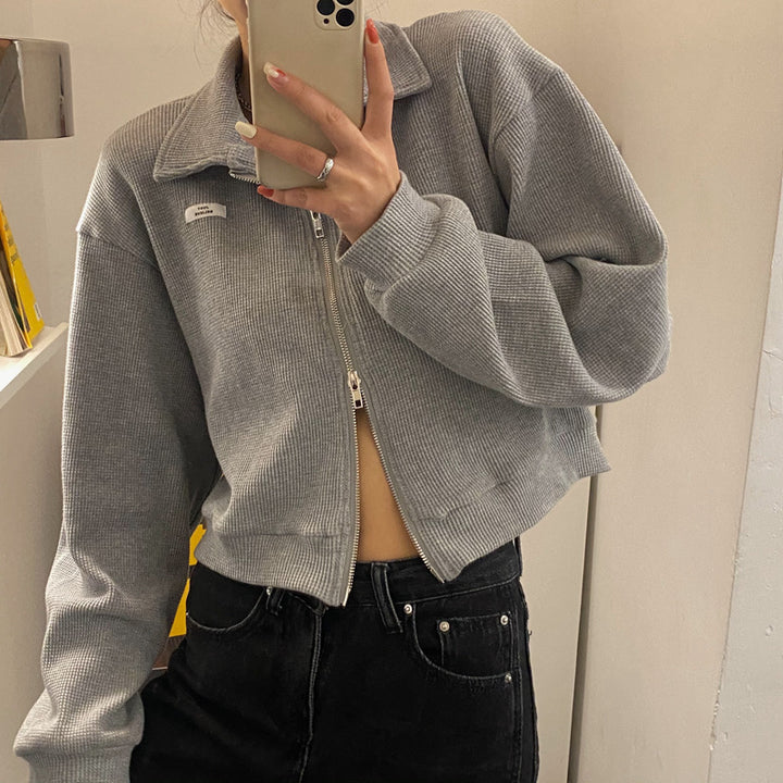 Damer cropped fleecejacka med modern dragkedja och avslappnade ärmar-Eva Jonsson