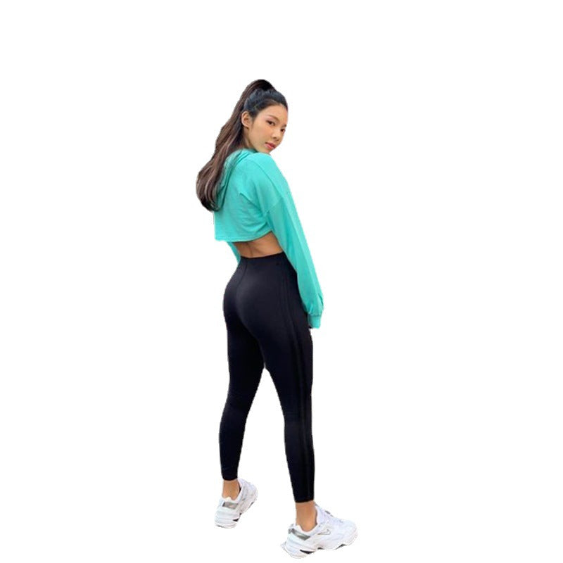 Damer cropped hoodie med stilig skärning och elastiska muddar Mirla-Eva Jonsson
