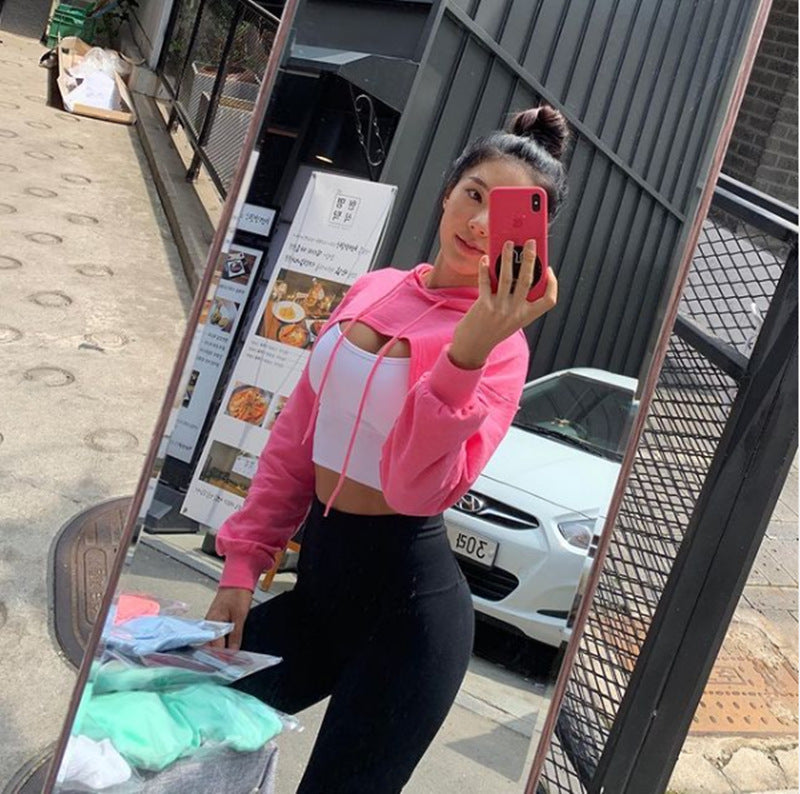 Damer cropped hoodie med stilig skärning och elastiska muddar Mirla-Eva Jonsson