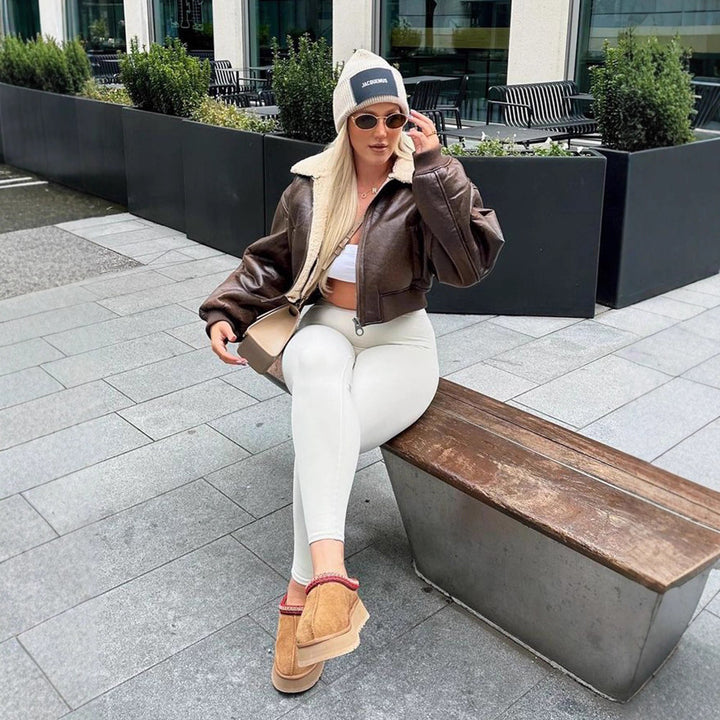 Damer cropped konstläderjacka med foder av plysch Mirla-Eva Jonsson