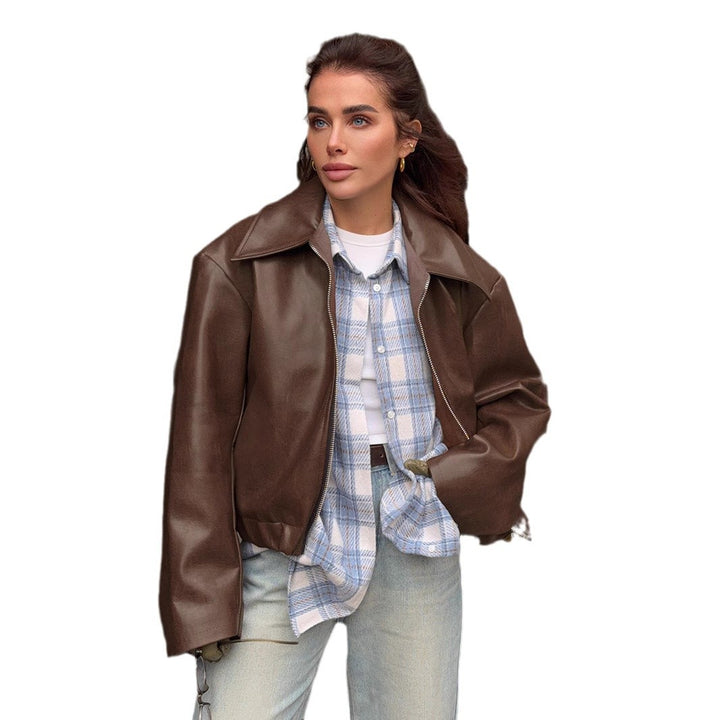 Damer cropped läderjacka med oversized snitt Mirla-Eva Jonsson