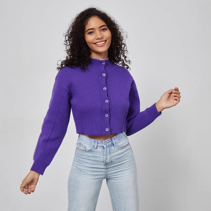 Damer cropped stickad jacka med dekorativa knappar Mirla-Eva Jonsson