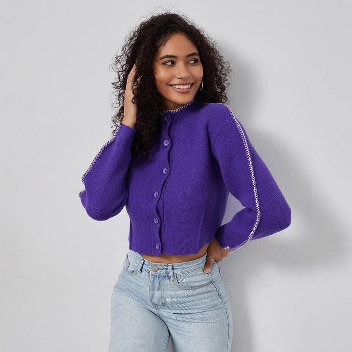 Damer cropped stickad jacka med dekorativa knappar Mirla-Eva Jonsson
