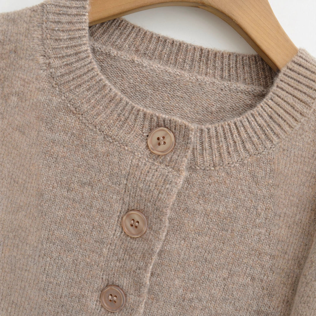 Damer cropped stickad jacka med knäppning Mirla-Eva Jonsson