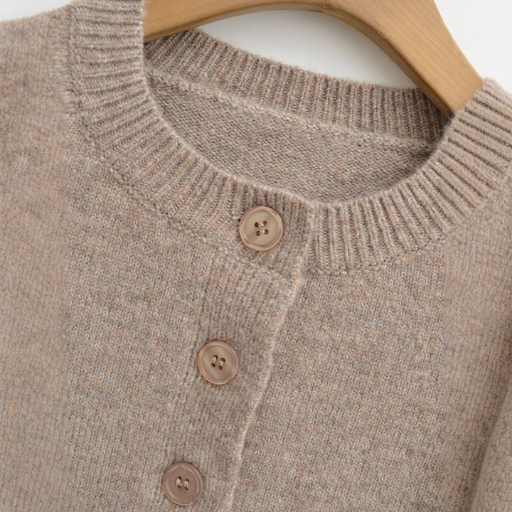 Damer cropped stickad jacka med knäppning Mirla-Eva Jonsson