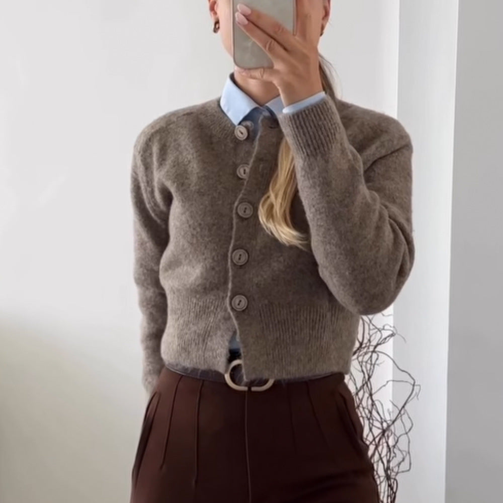 Damer cropped stickad jacka med knapppdetaljer Mirla-Eva Jonsson
