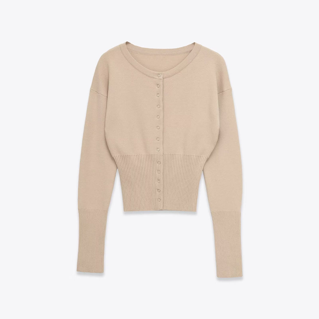Damer cropped stickad tröja med knapprad och långa ärmar Mirla-Eva Jonsson