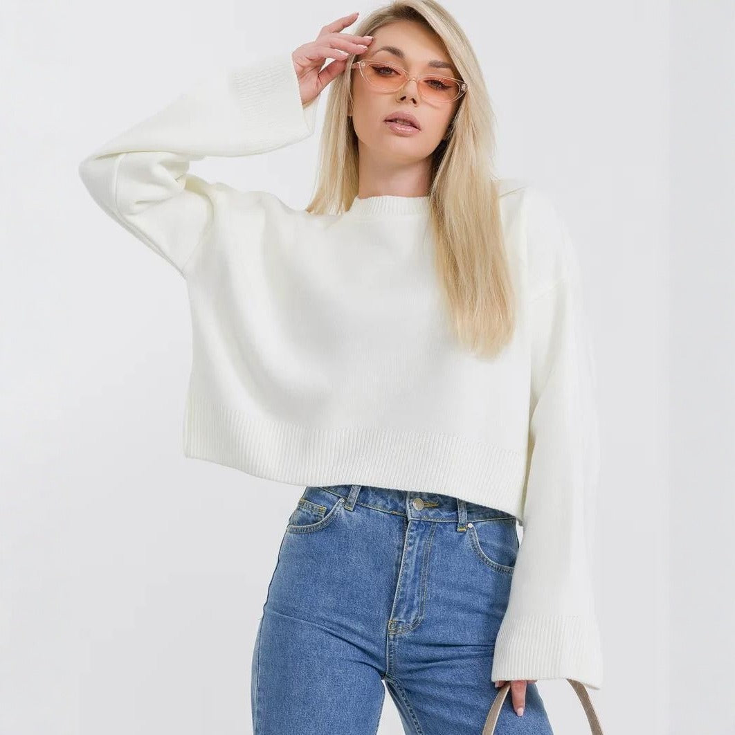Damer cropped stickad tröja med voluminösa ärmar och rundhalsringning Mirla-Eva Jonsson