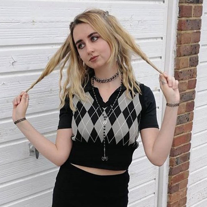Damer cropped sticktop med modernt rutmönster Mirla-Eva Jonsson