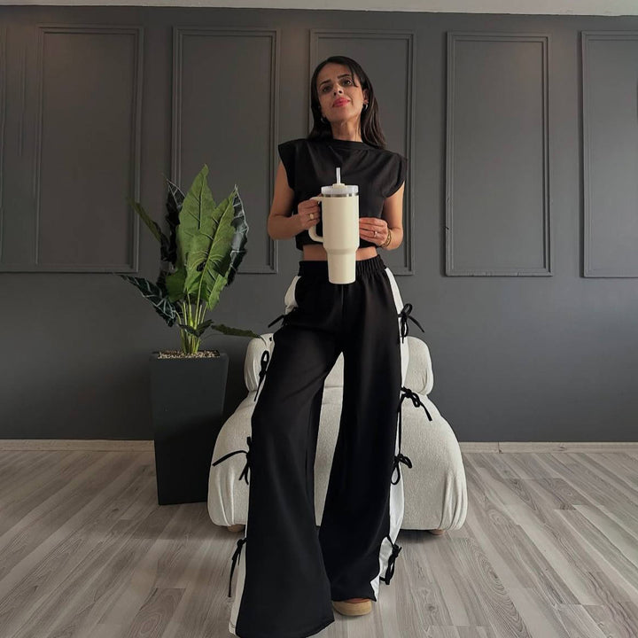 Damer cropped topp med eleganta sidfickor och vid passform Mirla-Eva Jonsson
