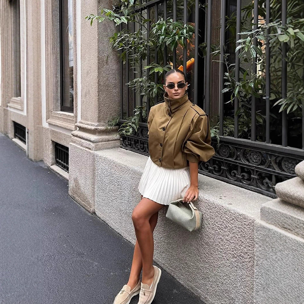 Damer cropped trenchcoat med eleganta knapppdetaljer Mirla-Eva Jonsson