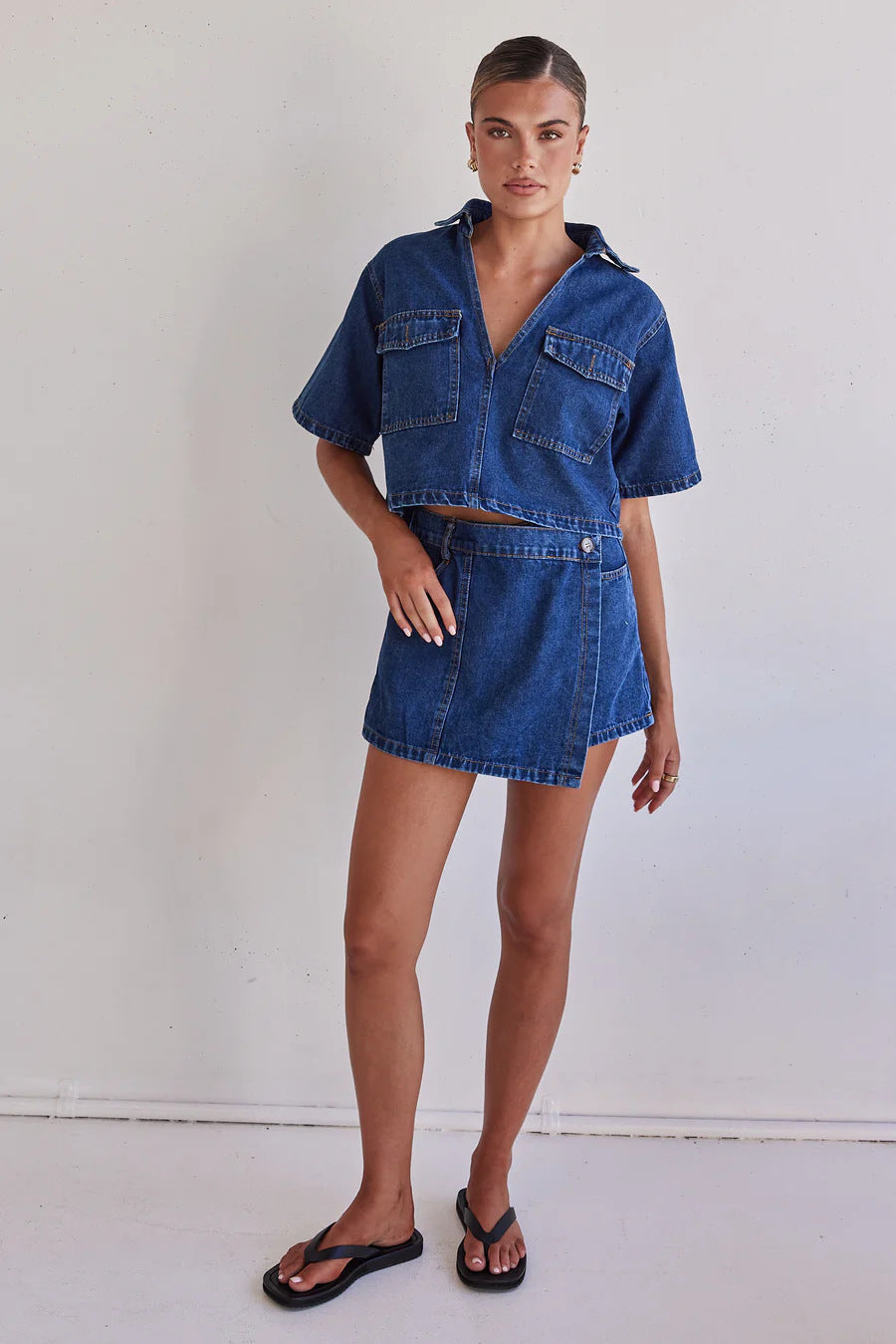 Damer denim-kortjacka med matchande kjol i avslappnad stil Mirla-Eva Jonsson