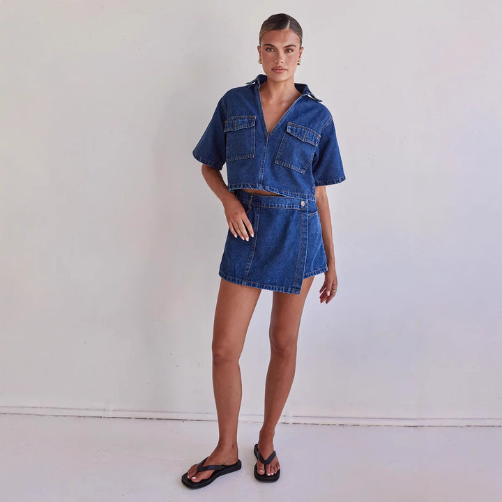 Damer denim-kortjacka med matchande kjol i avslappnad stil Mirla-Eva Jonsson