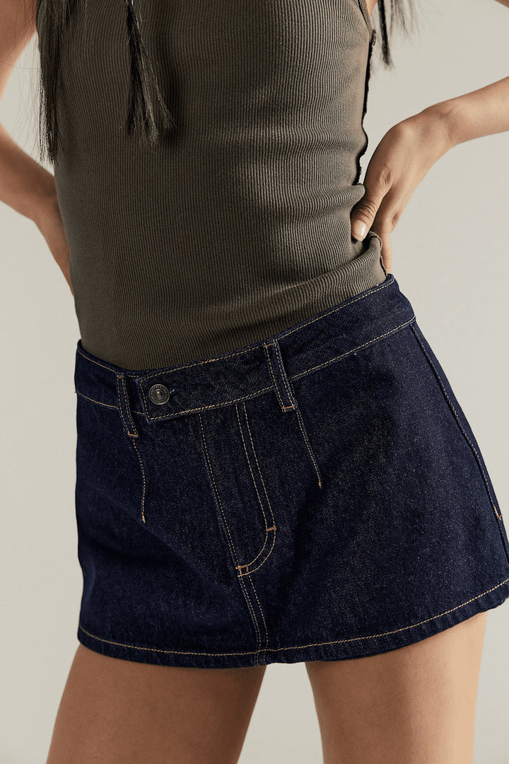 Damer denim-minikjol med fransig nederkant och avslappnad passform Mirla-Eva Jonsson