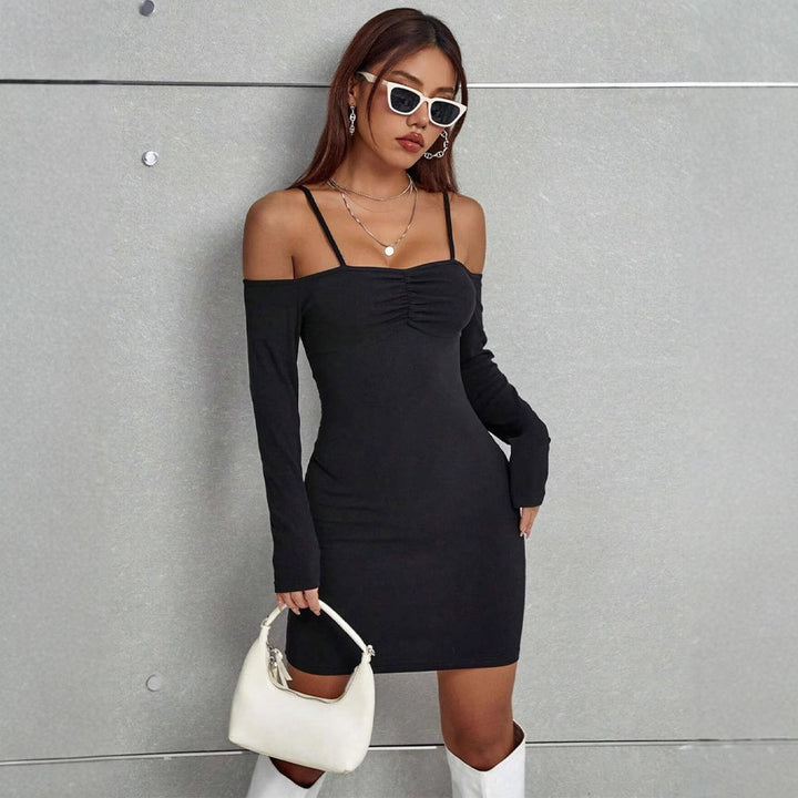 Damer elegant Bodycon-klänning med cut-out-detaljer och långa ärmar Mirla-Eva Jonsson