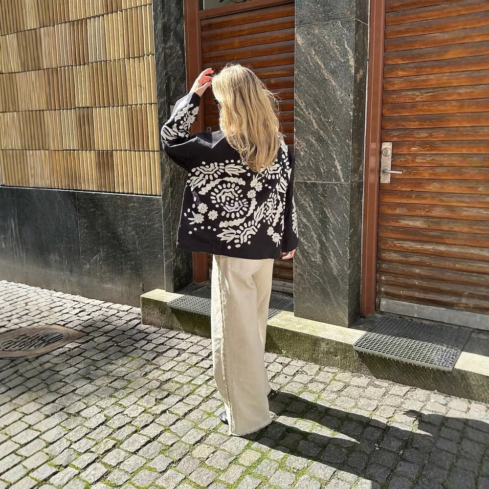 Damer elegant Kimonojacka med blommönster och knytbälte Mirla-Eva Jonsson